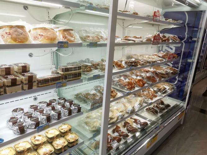 1月14日上午,记者来到上海鑫博海农副产品加工的工厂店,看到